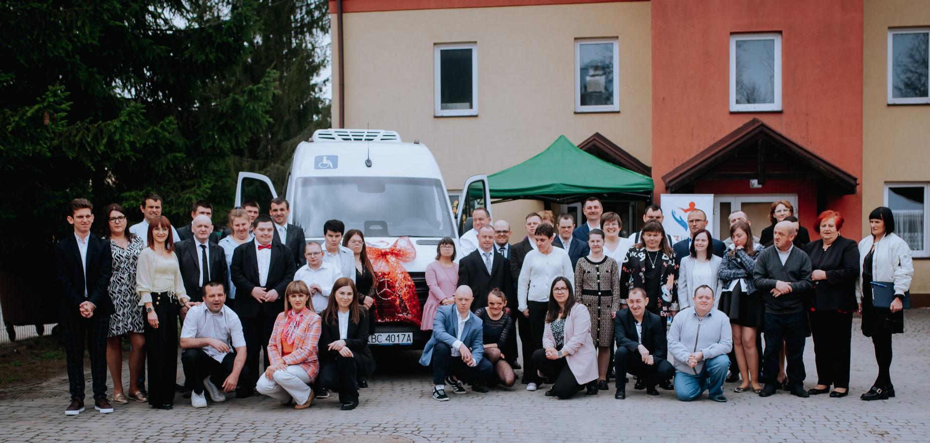 Nowy bus dla Warsztatu Terapii Zajęciowej w Łapanowie