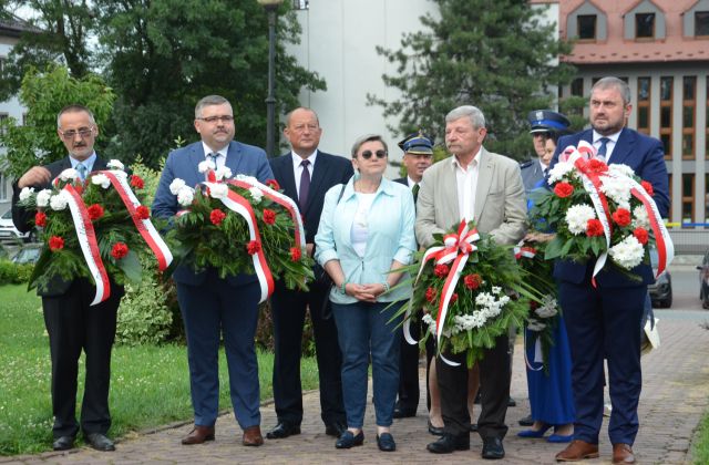 Uroczystości pod pomnikiem gen Leopolda Okulickiego