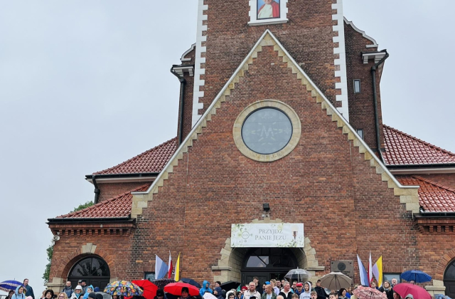 Śladami Karola Wojtyły – jubileuszowy XXV Rajd Szlakiem Papieskim w Łapanowie i Niegowici