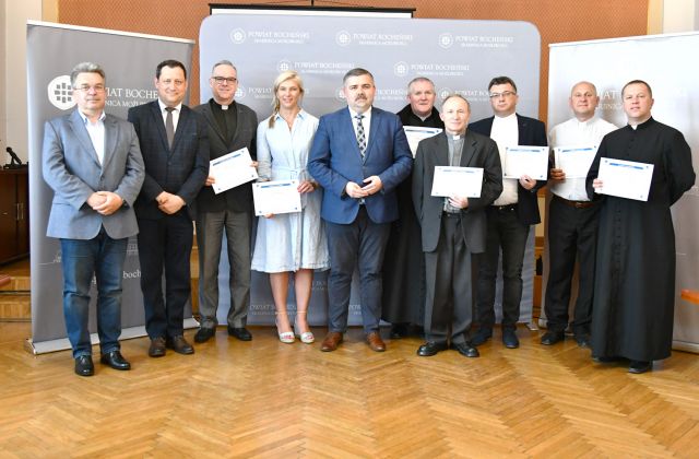 Zarząd Powiatu w Bochni w składzie (od lewej) Rafał Rudka, Marek Rudnik, Adam Korta, Ryszrad Drożdżak, Jerzy Błoniarz