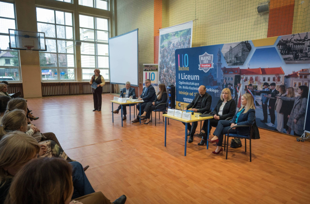 Przedsiębiorcza młodzież gotowa na wyzwania – panel dyskusyjny w I LO Bochnia