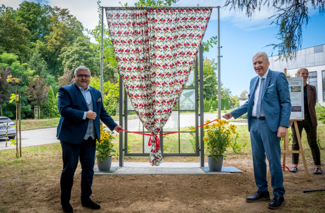 Okno na Saarlouis już w Bochni. Symbol 25 lat przyjaźni i współpracy
