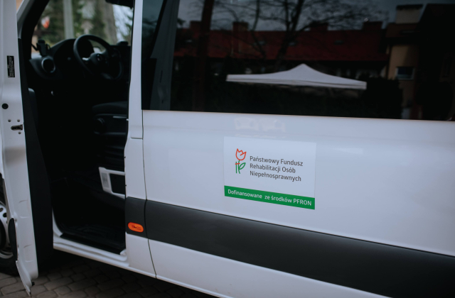 Nowy bus dla Warsztatu Terapii Zajęciowej w Łapanowie