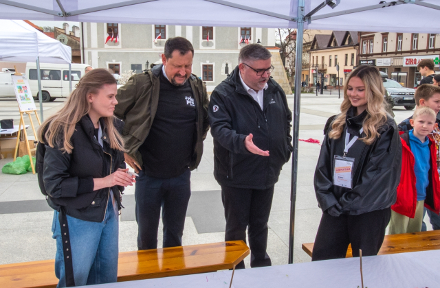 Drzewa za makulaturę - V Piknik Ekologiczny za nami