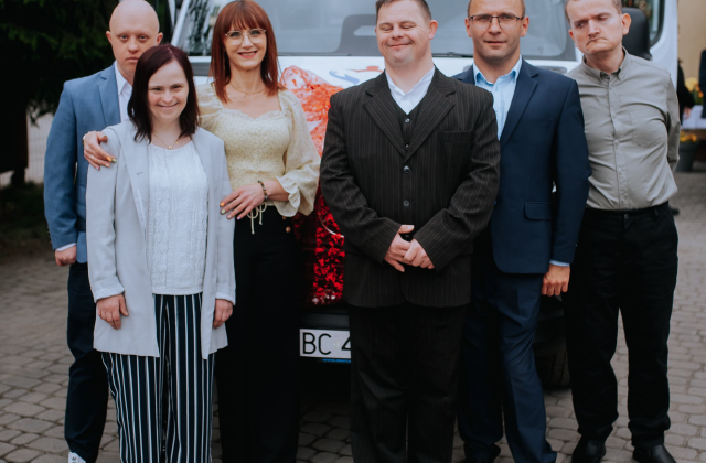 Nowy bus dla Warsztatu Terapii Zajęciowej w Łapanowie