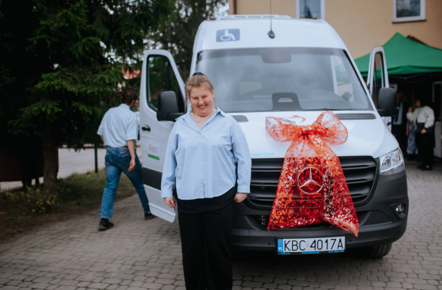 Nowy bus dla Warsztatu Terapii Zajęciowej w Łapanowie