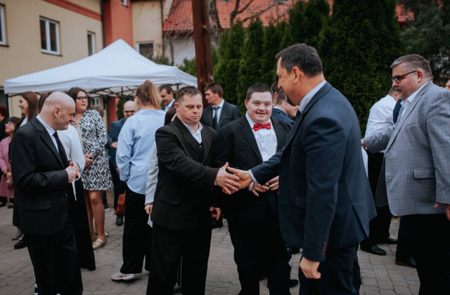 Nowy bus dla Warsztatu Terapii Zajęciowej w Łapanowie