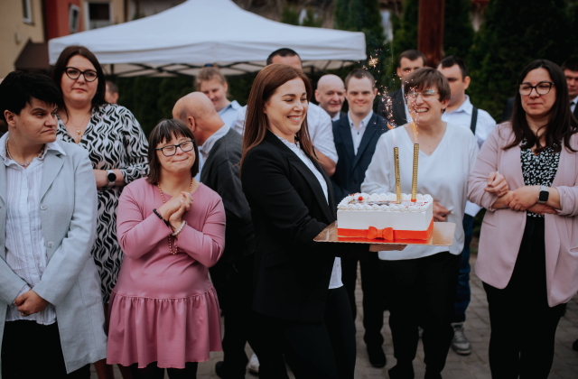 Nowy bus dla Warsztatu Terapii Zajęciowej w Łapanowie