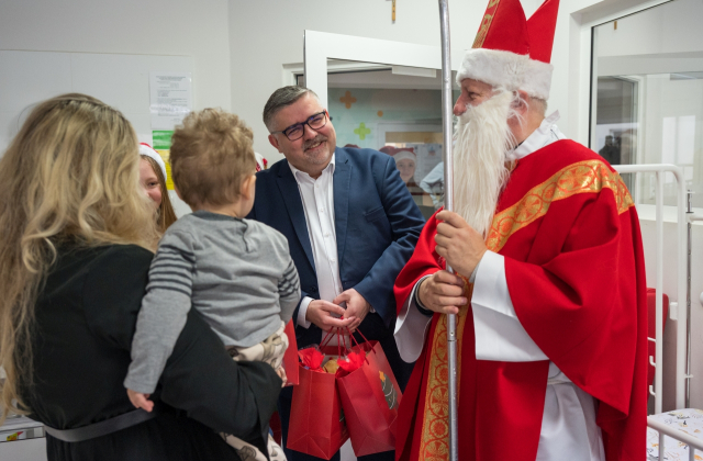 Mikołaj odwiedził oddział dziecięcy bocheńskiego szpitala