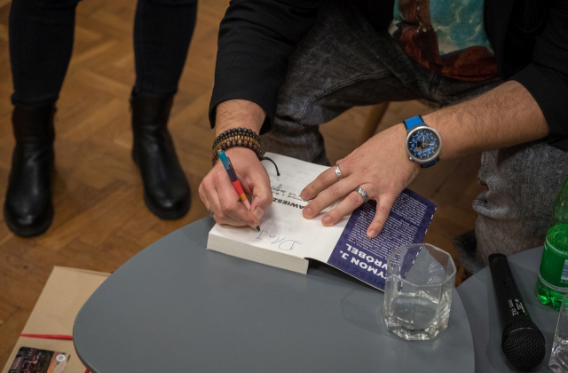 Zaginięcia, które bolą. Spotkanie autorskie z Szymonem J. Wróblem