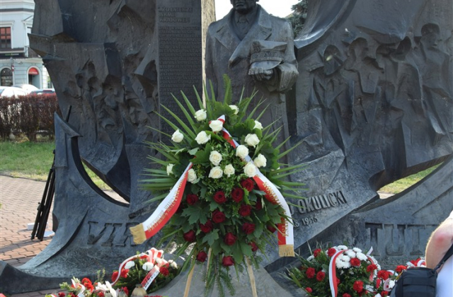 Bochnia oddała hołd bohaterom Powstania WarszawskiegoUzupełnij i zapisz enterem lub klikając w ikonkę ->