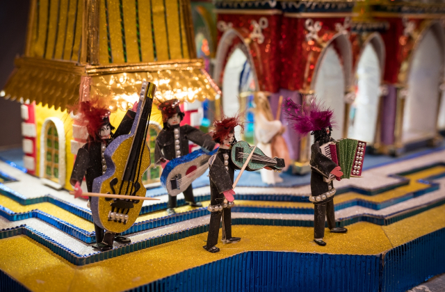 Niezwykła szopka świąteczna w Starostwie 