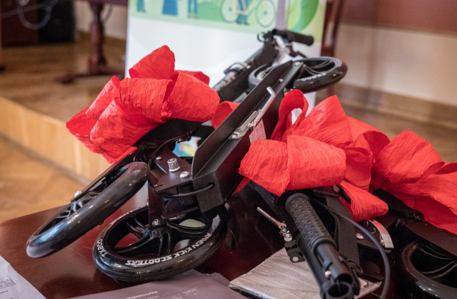 Wręczono nagrody w konkursie „Moje papierowe ozdoby świąteczne z makulatury – Eko Święta z #ekopowiatem bocheńskim”