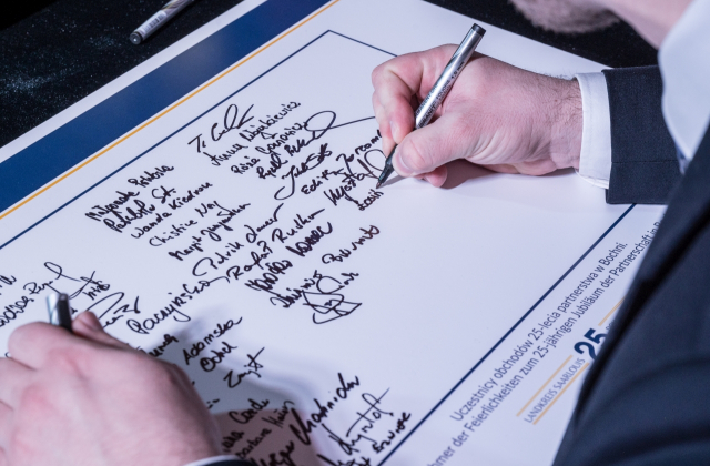 Od porozumienia do przyjaźni – jubileusz 25-lecia współpracy Powiatu Bocheńskiego i Powiatu Saarlouis