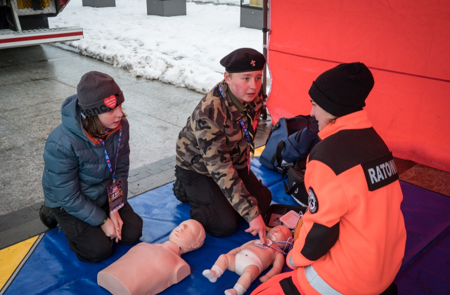 Bocheńszczyzna zagrała z WOŚP – mimo chłodu, z gorącym sercem. Zebrano ponad 142 tysiące złotych!