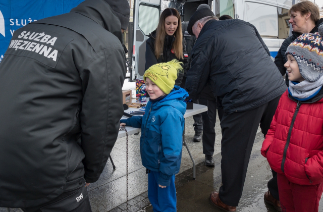Bocheńszczyzna zagrała z WOŚP – mimo chłodu, z gorącym sercem. Zebrano ponad 142 tysiące złotych!