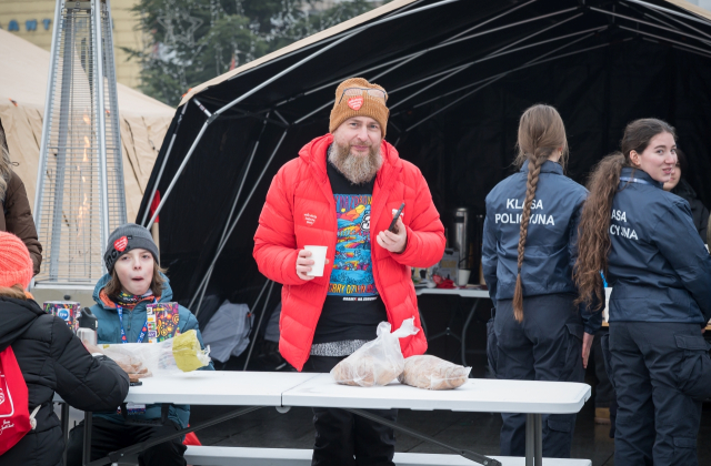 Bocheńszczyzna zagrała z WOŚP – mimo chłodu, z gorącym sercem. Zebrano ponad 142 tysiące złotych!