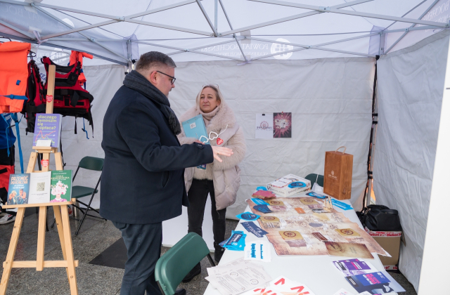 Bocheńszczyzna zagrała z WOŚP – mimo chłodu, z gorącym sercem. Zebrano ponad 142 tysiące złotych!