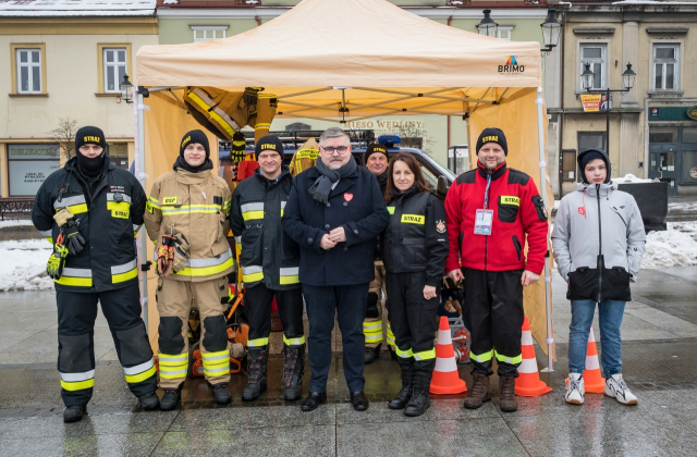 Bocheńszczyzna zagrała z WOŚP – mimo chłodu, z gorącym sercem. Zebrano ponad 142 tysiące złotych!