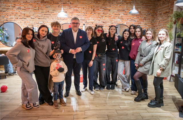 Bocheńszczyzna zagrała z WOŚP – mimo chłodu, z gorącym sercem. Zebrano ponad 142 tysiące złotych!