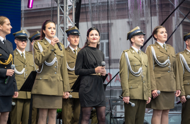 Bocheński rynek pełen mundurów. Targi pracy służb mundurowych za nami