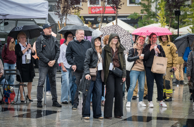 Bocheński rynek pełen mundurów. Targi pracy służb mundurowych za nami