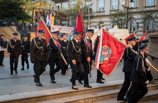 Strażacy i służby mundurowe pielgrzymowali do bocheńskiej bazyliki