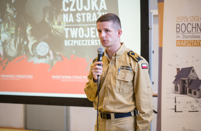 Czujka może uratować życie. W ZS nr 2 rozmawiano bezpieczeństwie podczas sezonu grzewczego