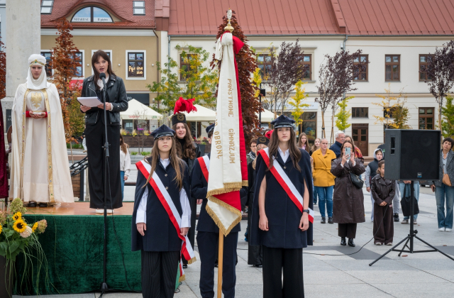 Ślubowanie pierwszoklasistów I LO na bocheńskim rynku