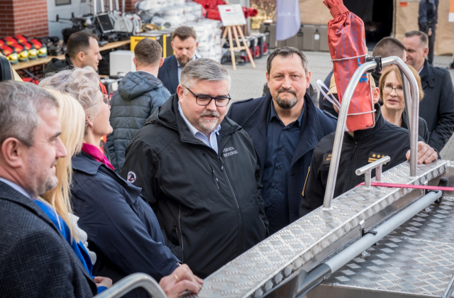 Blisko 7 mln zł dla służb w Powiecie Bocheńskim. Nowy sprzęt już gotowy do akcji