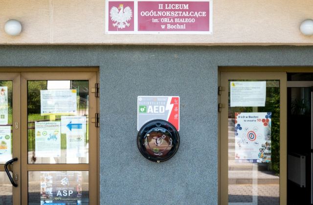 Nowe defibrylatory AED w jednostkach Powiatu Bocheńskiego