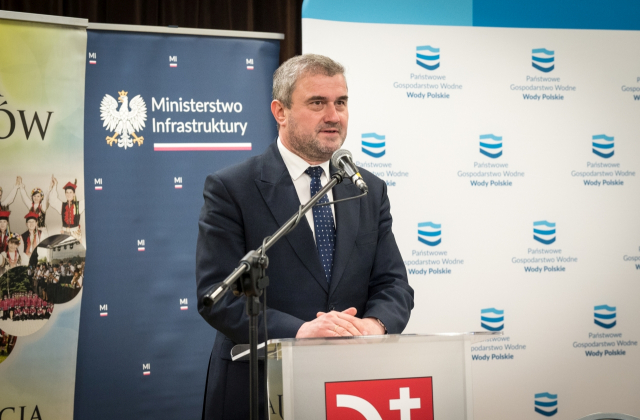 W Łapanowie podpisano umowę na modernizacje wałów przeciwpowodziowych 