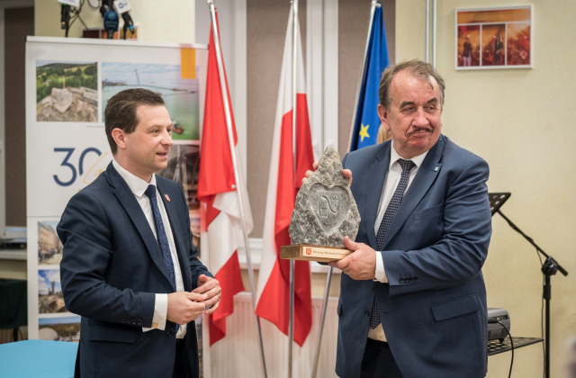 W Łapanowie podpisano umowę na modernizacje wałów przeciwpowodziowych 