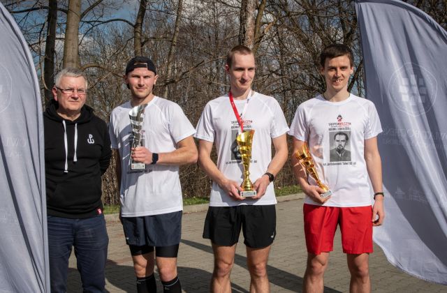 Bieg Tropem Wilczym w Parku Rodzinnym Uzbornia Uzupełnij i zapisz enterem lub klikając w ikonkę ->