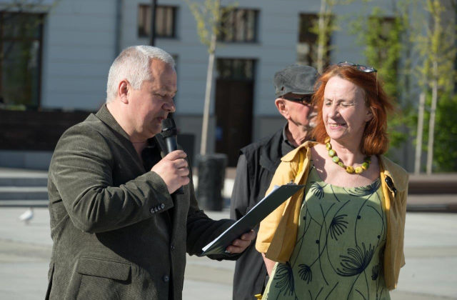 Uzupełnij i zapis„Bocheńskie Orły. Historia miasta orłami pisana” - otwarcie wystawyz enterem lub klikając w ikonkę ->