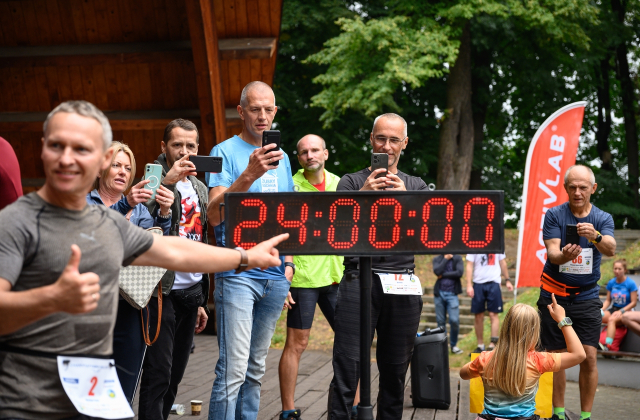 Drużyny 1 LO i ZS nr 1 w piątej edycji 24h Charytatywnego Biegu Górskiego 