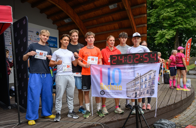 Drużyny 1 LO i ZS nr 1 w piątej edycji 24h Charytatywnego Biegu Górskiego 