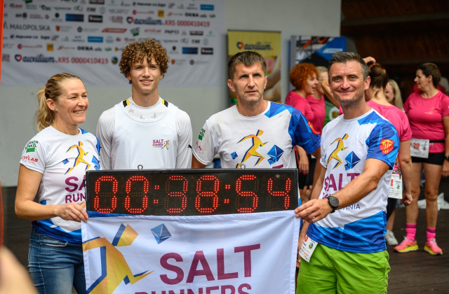 Drużyny 1 LO i ZS nr 1 w piątej edycji 24h Charytatywnego Biegu Górskiego 