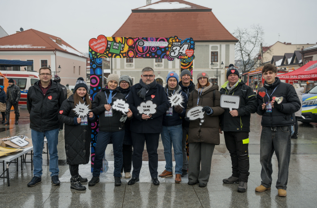 Bocheńszczyzna zagrała z WOŚP – mimo chłodu, z gorącym sercem. Zebrano ponad 142 tysiące złotych!