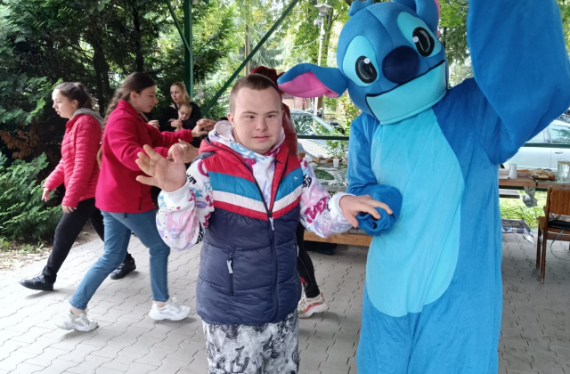 Pożegnanie lata w Chodenicach – uczniowie SOSW spotkali się z motocyklistami