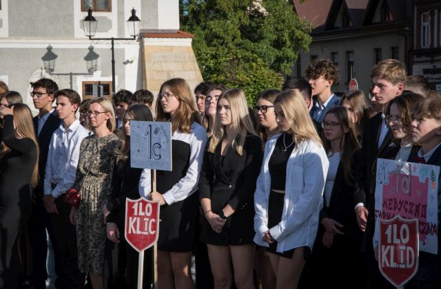 Uroczyste ślubowanie uczniów 1 LO w Bochni 