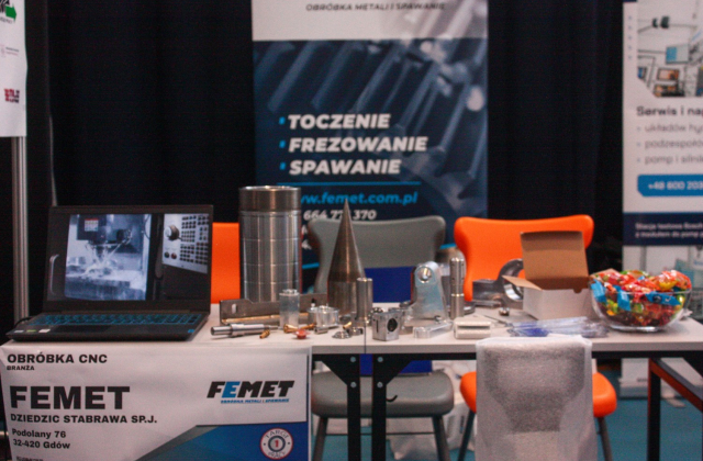 V Targi Pracy w „Mechaniku” – spotkanie uczniów z pracodawcami