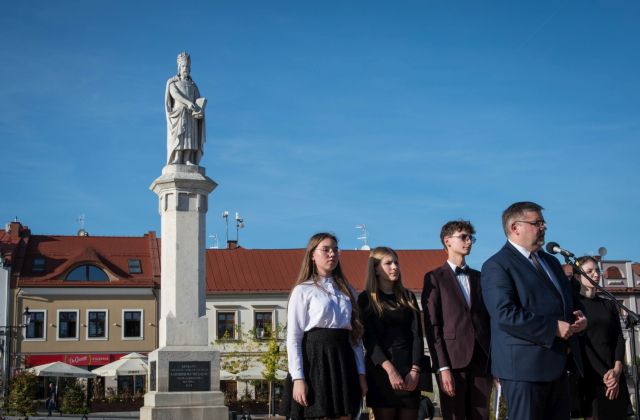 Uroczyste ślubowanie uczniów 1 LO w Bochni 