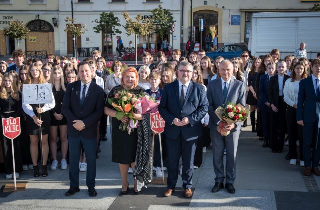 Uroczyste ślubowanie uczniów 1 LO w Bochni 