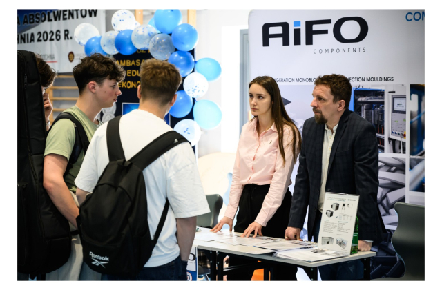 V Targi Pracy w „Mechaniku” – spotkanie uczniów z pracodawcami