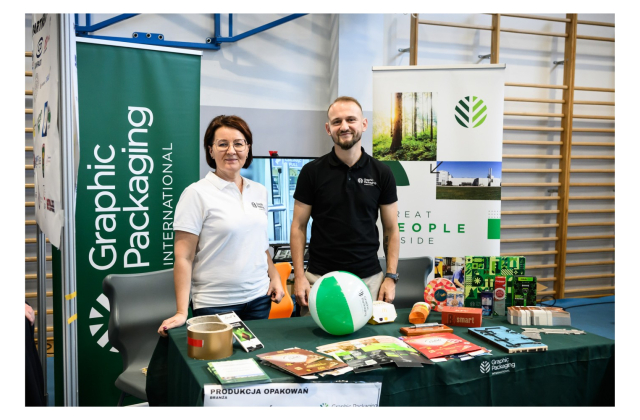 V Targi Pracy w „Mechaniku” – spotkanie uczniów z pracodawcami