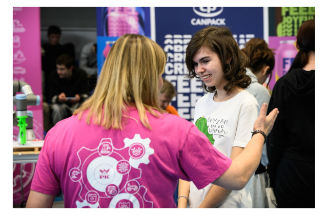 V Targi Pracy w „Mechaniku” – spotkanie uczniów z pracodawcami