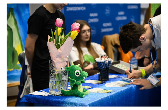 V Targi Pracy w „Mechaniku” – spotkanie uczniów z pracodawcami