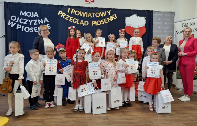 Nowy Wiśnicz rozbrzmiał patriotyczną piosenką – I Powiatowy Przegląd Piosenki „Moja Ojczyzna w piosence”