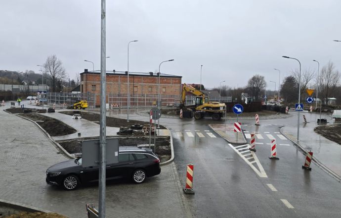 Ruch na rondzie Krzeczowska - Karolina otwarty